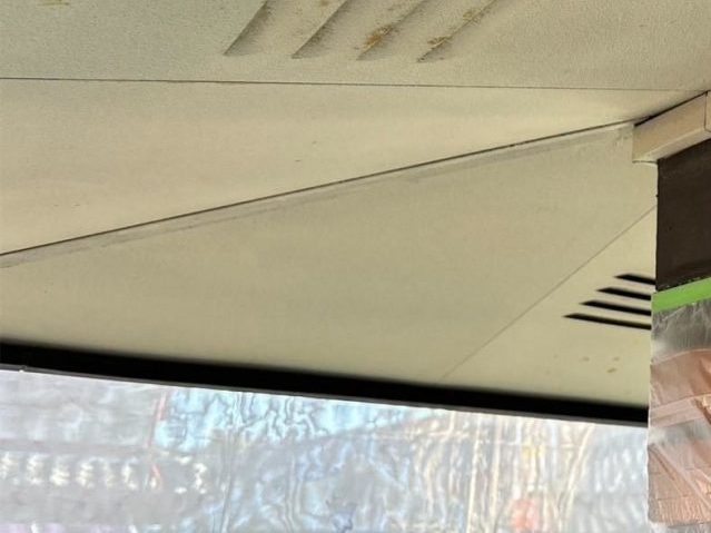 高砂市の塗装前の軒天井